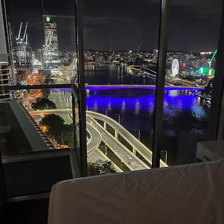 City Living - Brisbane River-View 2 Bedroom Apt المظهر الخارجي الصورة