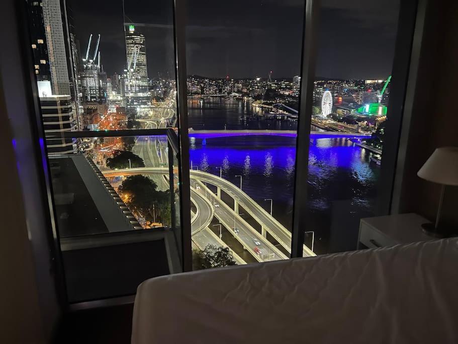 City Living - Brisbane River-View 2 Bedroom Apt المظهر الخارجي الصورة