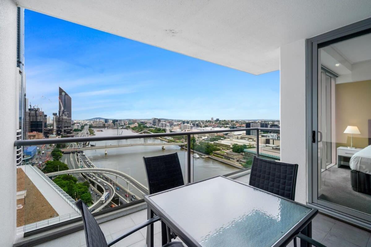 City Living - Brisbane River-View 2 Bedroom Apt المظهر الخارجي الصورة